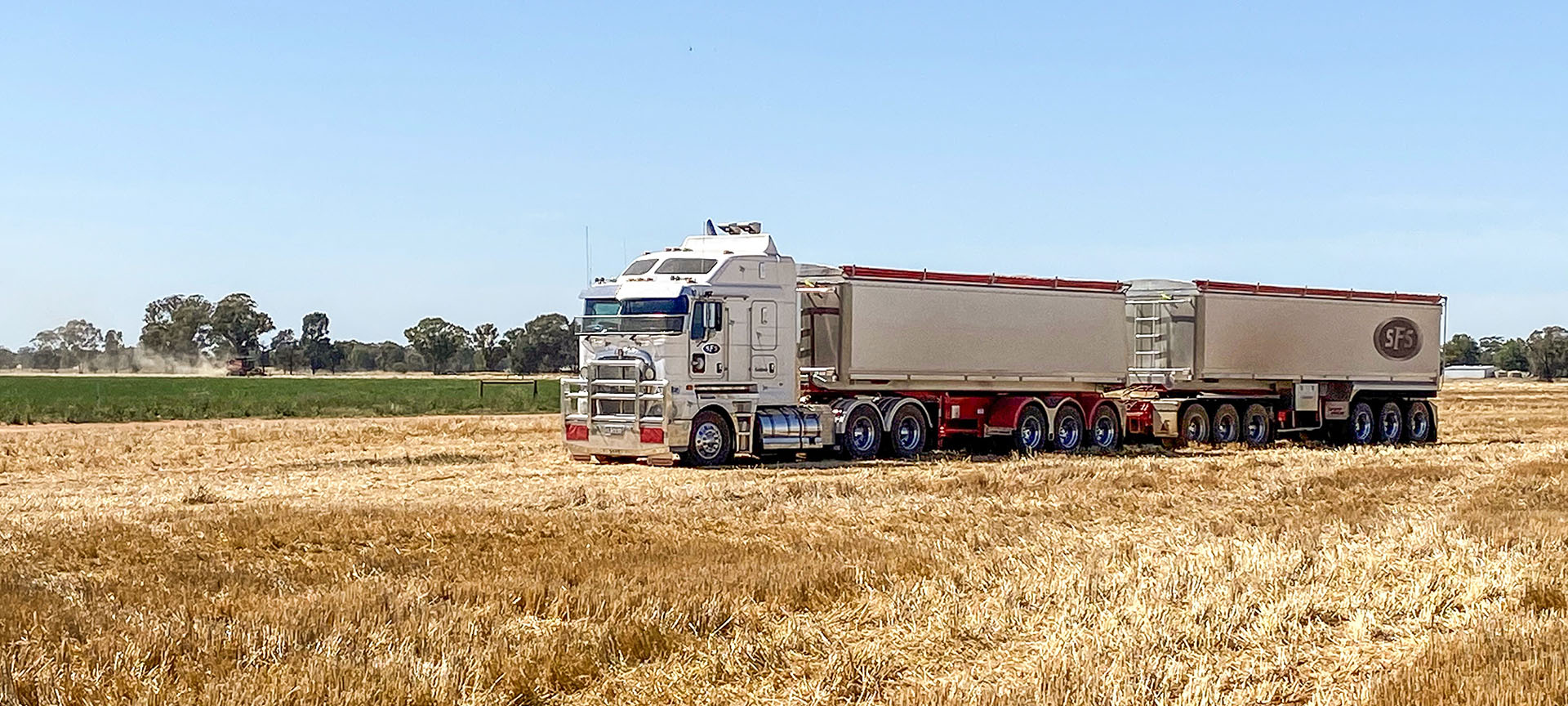 Berrigan Hay Logistics Lusty EMS Tipper Combination Grain Season