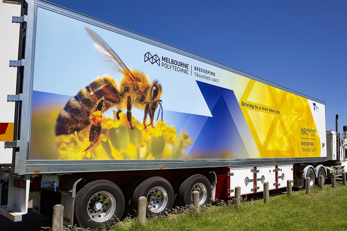 Melbourne Poly bee trailer maxi-cube